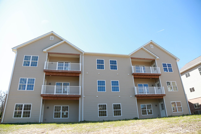 Building Photo - Westport Cove