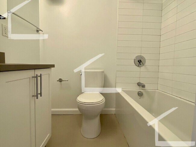 Building Photo - Pets friendly, Heat, Hot Water Included, L...