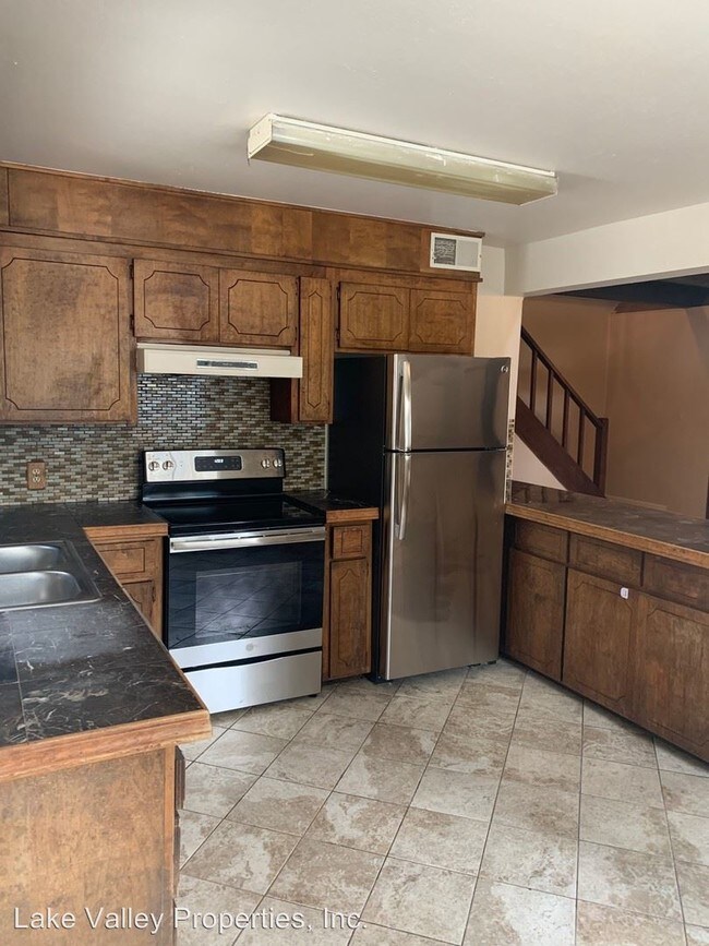 Building Photo - 3 br, 2 bath House - 615 Shoshone St.