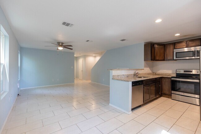 Building Photo - 306 Iroquois