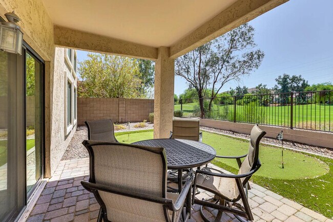 Foto del edificio - 3043 E Fremont Rd