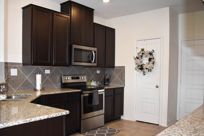Building Photo - 629 Pond Springs