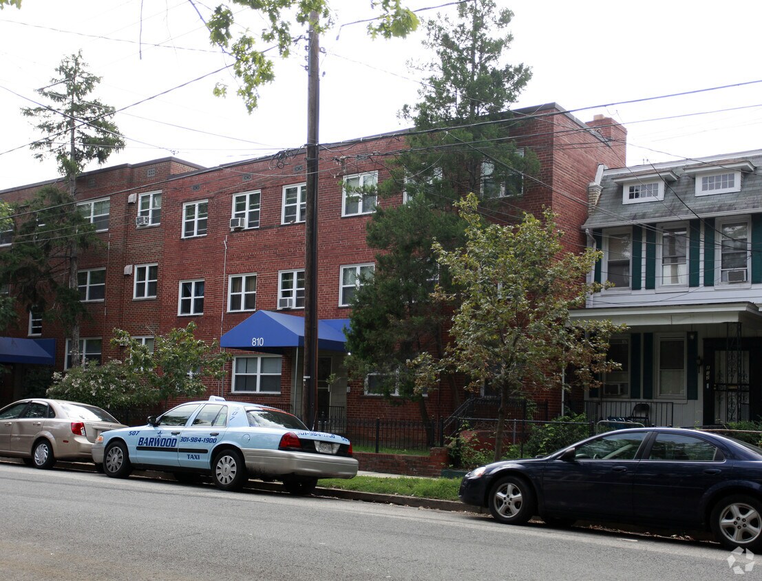 Foto principal - 810 Longfellow Street NW