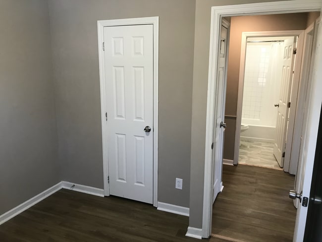 Building Photo - 8949 Pippin Rd