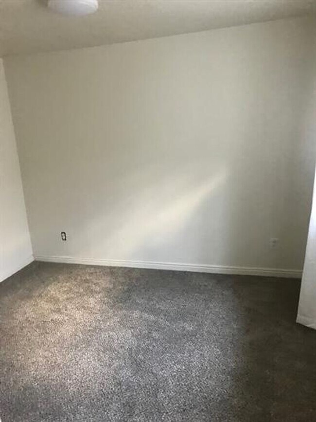 Foto del edificio - LGLR Property LLC 1194 Pinecone Drive