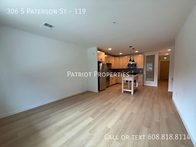 Building Photo - 306 S Paterson St