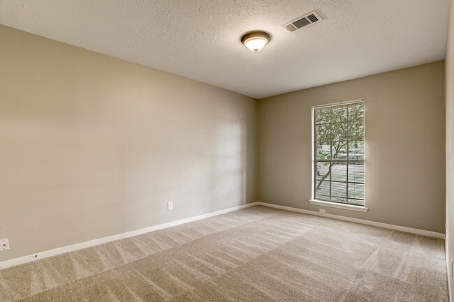 Foto del edificio - 6407 Crestside Dr