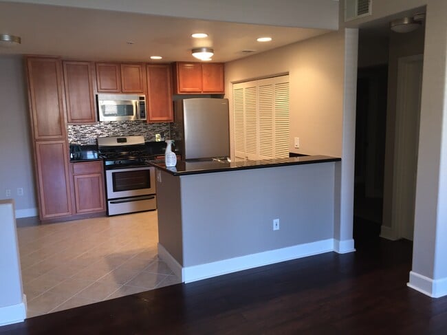 Building Photo - 1501 Secret Ravine Pky