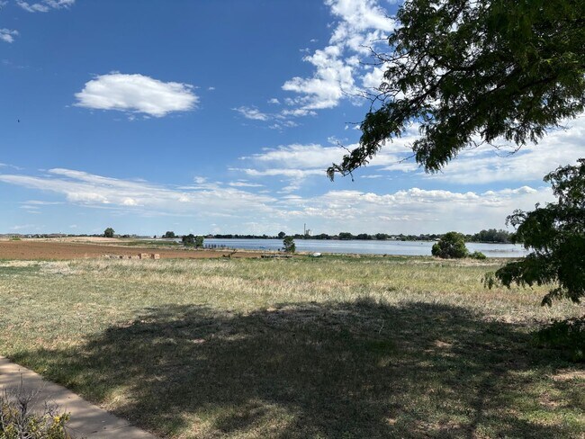 Foto del edificio - One of a kind ranch home with lake mountain views!