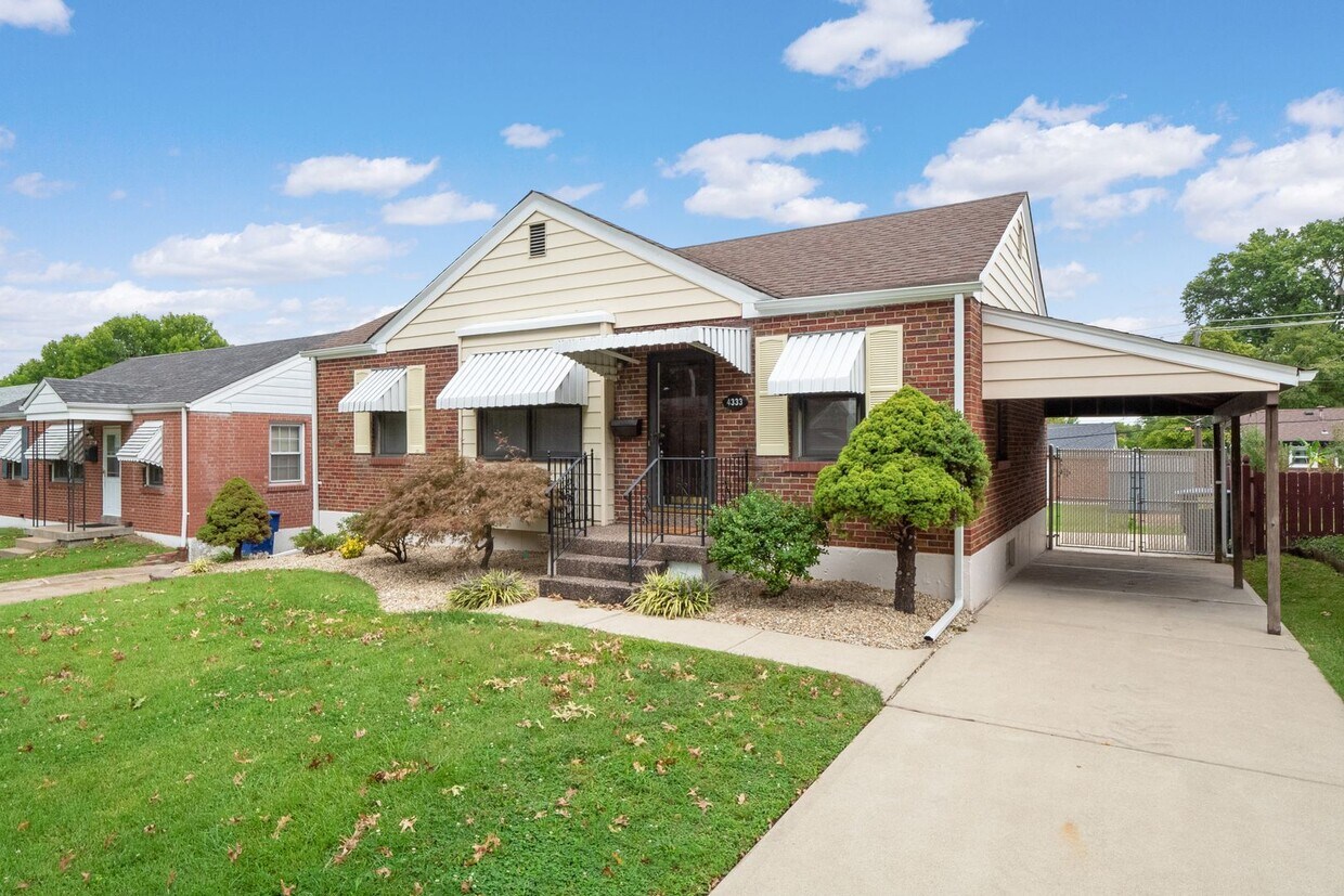 ALLCAPS HOME House Rental in St. Louis, MO