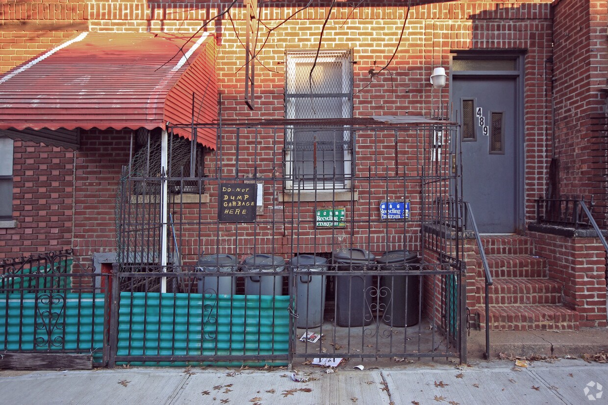 Foto del edificio - 489 Montgomery St