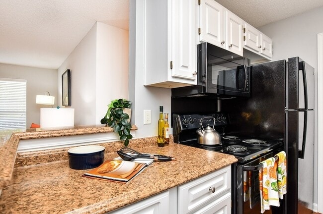 Building Photo - Shadow Creek Apartments