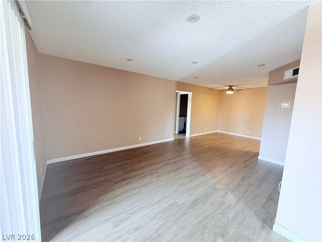 Building Photo - 3151 N Soaring Gulls Dr