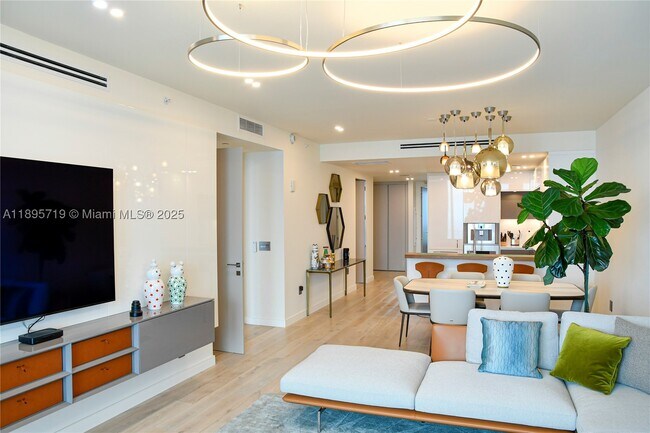 Foto del edificio - 15701 Collins Ave