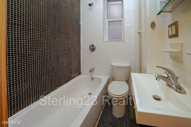 Foto del edificio - 31-20 41st St