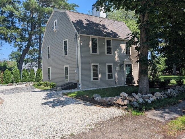Building Photo - 46 Hammond St