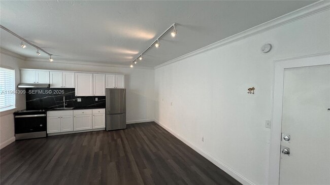 Building Photo - 1115 Euclid Ave