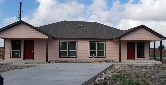 Building Photo - 1311 W Pointe Pl