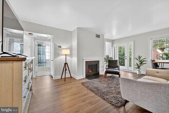 Building Photo - 1209 N Pitt St