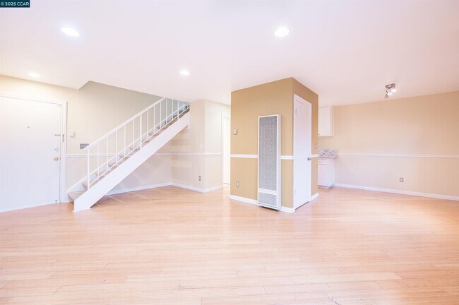 Building Photo - 951 Bancroft Rd