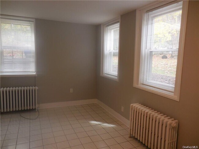 Foto del edificio - 78 Duncan Ave