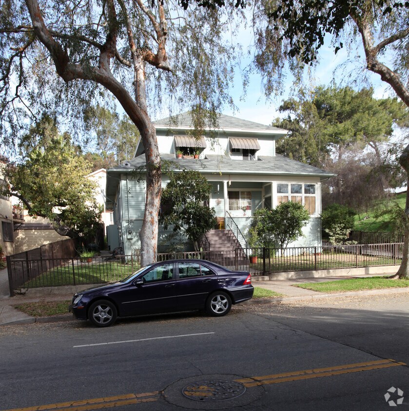 Building Photo - 1405-1437 1/2 Scott Ave