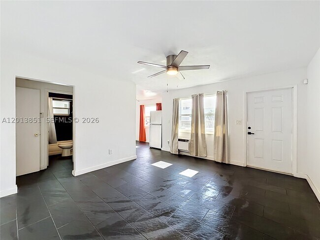 Building Photo - 391 NE 42nd St