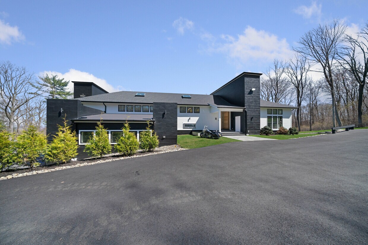 Primary Photo - 15 Birch Rd