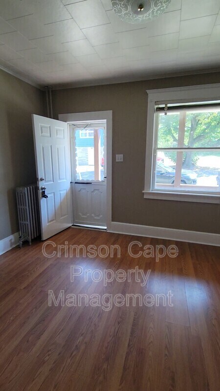 Building Photo - 36 E Church St