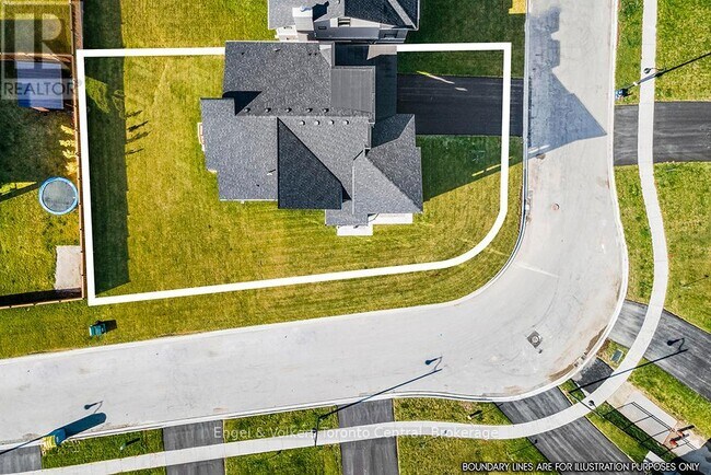 Building Photo - 157 Springside Cres