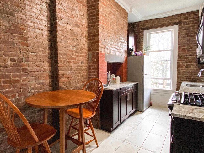 Building Photo - 548A Palisade Ave