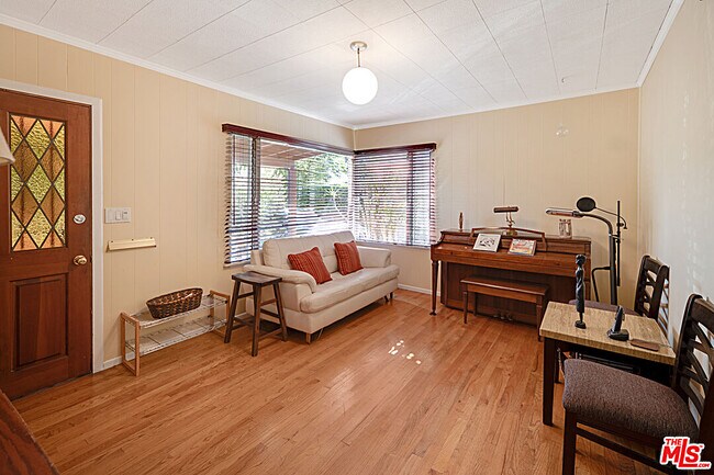 Building Photo - 4258 Beethoven St