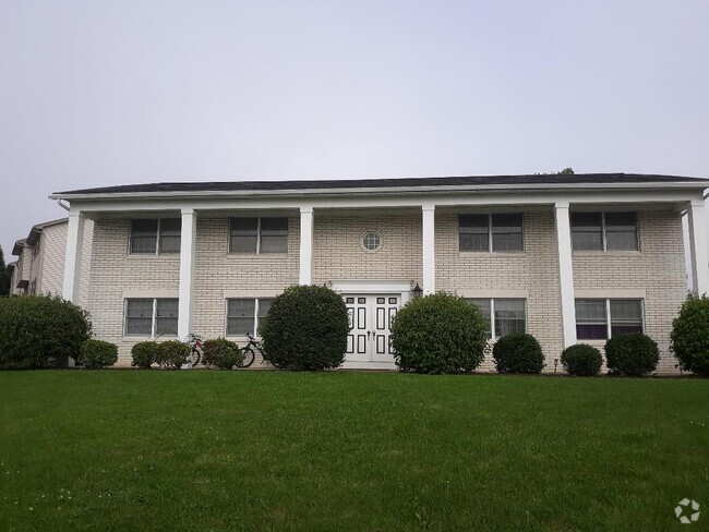 Building Photo - 488 Cedarcrest Dr