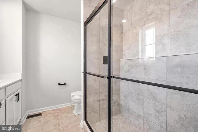 Building Photo - 3086 Egreton Rd