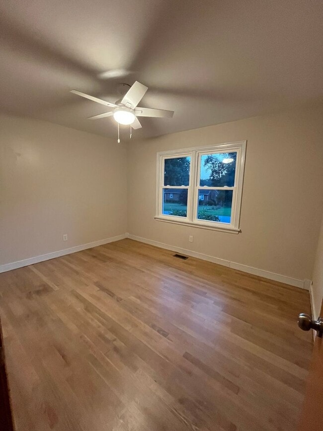 Building Photo - 4121 Foxglove Rd