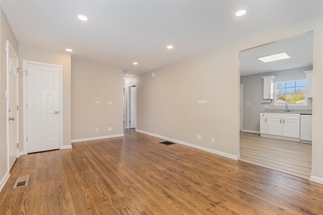 Foto del edificio - 15824 S Collins Dr