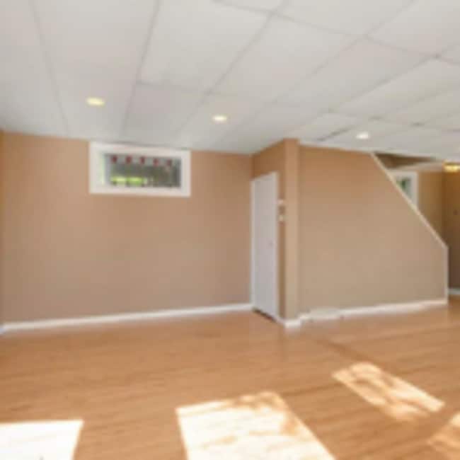 Building Photo - 319 N 22nd Ave W