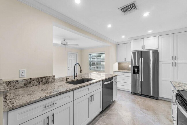 Foto del edificio - 2096 SW 13th Ter