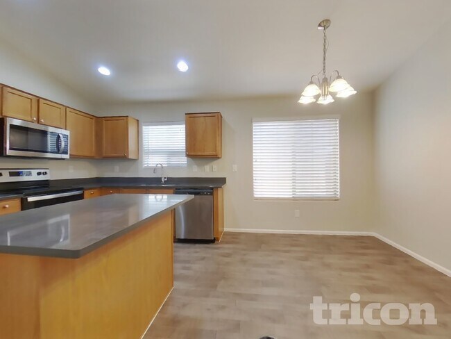 Building Photo - 29165 N Pyrite Ln