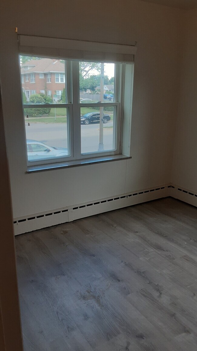Foto del edificio - 712 N Raynor Ave
