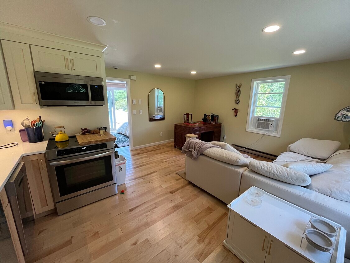 Foto principal - 335 Wadleigh Falls Rd