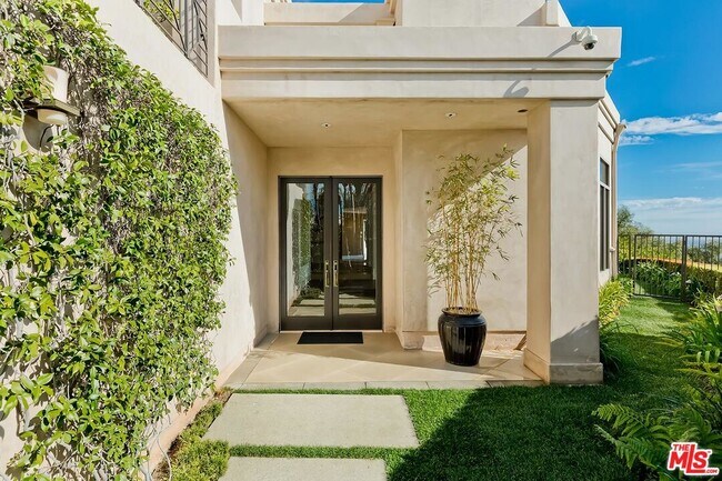 Building Photo - 9196 Thrasher Ave