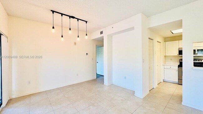 Building Photo - 2807 Veronia Dr