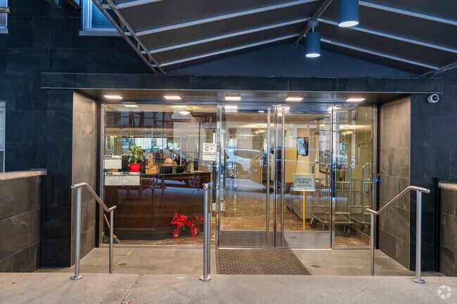 Building Photo - 435 E 65th St