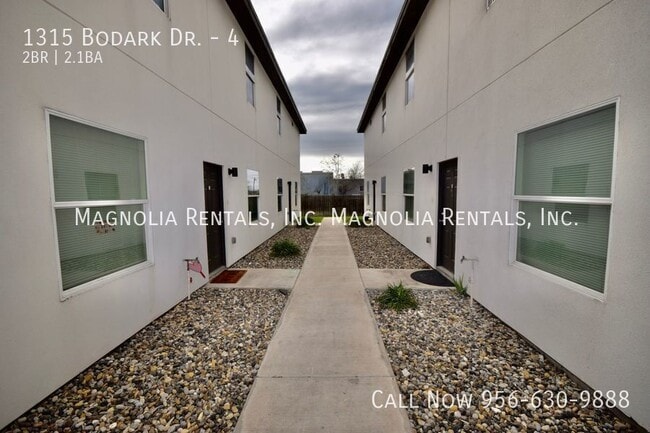 Foto del edificio - 1315 Bodark Dr