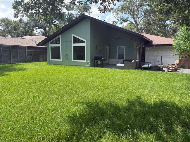 Foto del edificio - 6407 Woodbrook Ln