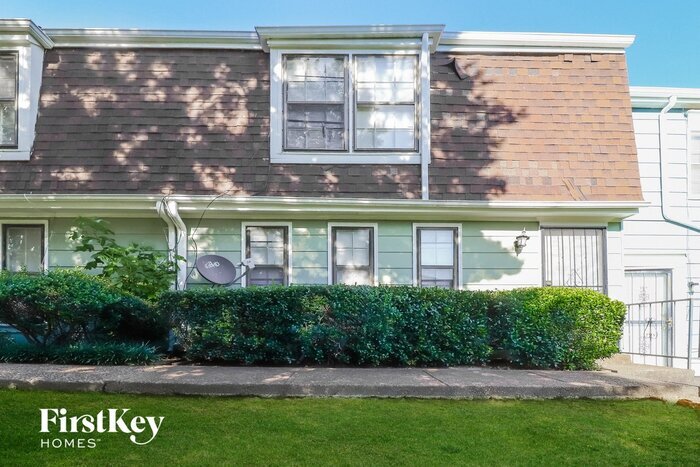 Primary Photo - 145 Willow Bend Dr