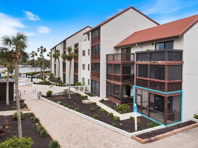 Foto del edificio - 1604 Stickney Point Rd