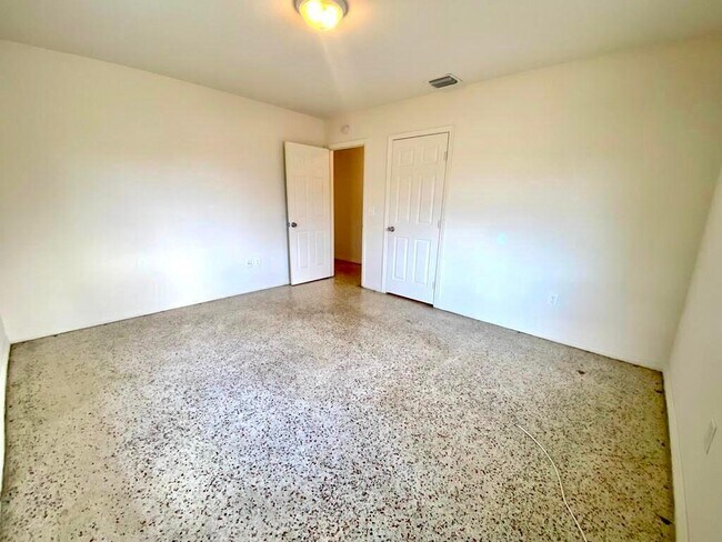 Foto del edificio - 43 E 16th St