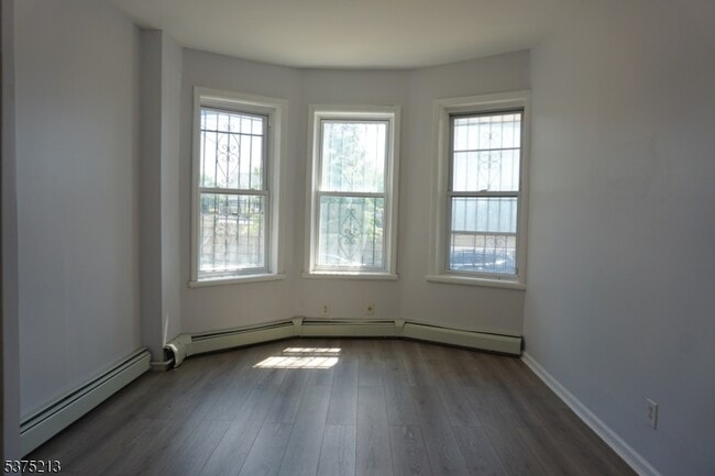 Building Photo - 124 Ridge St